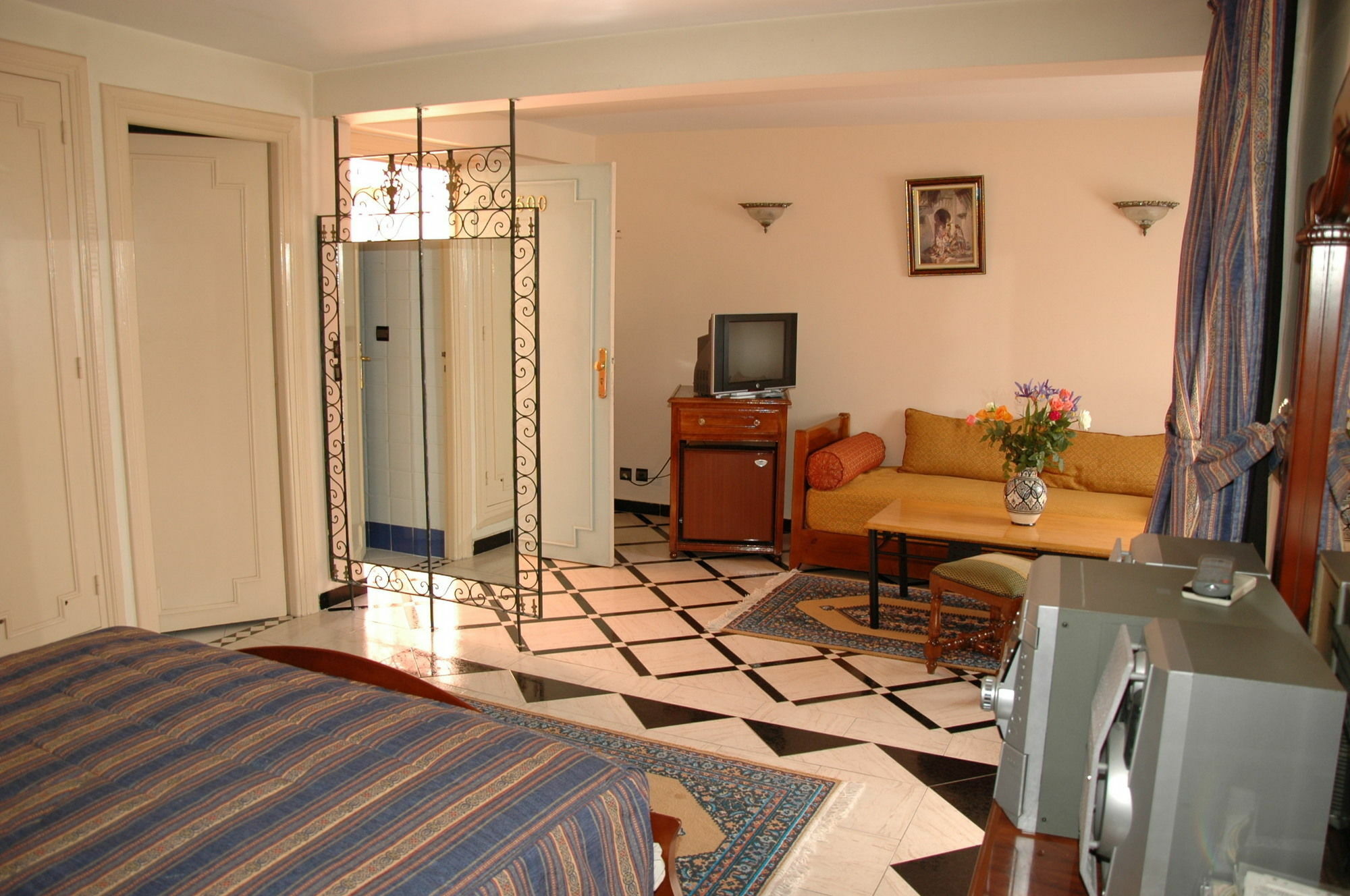 Hotel Al Kabir Маракеш Стая снимка