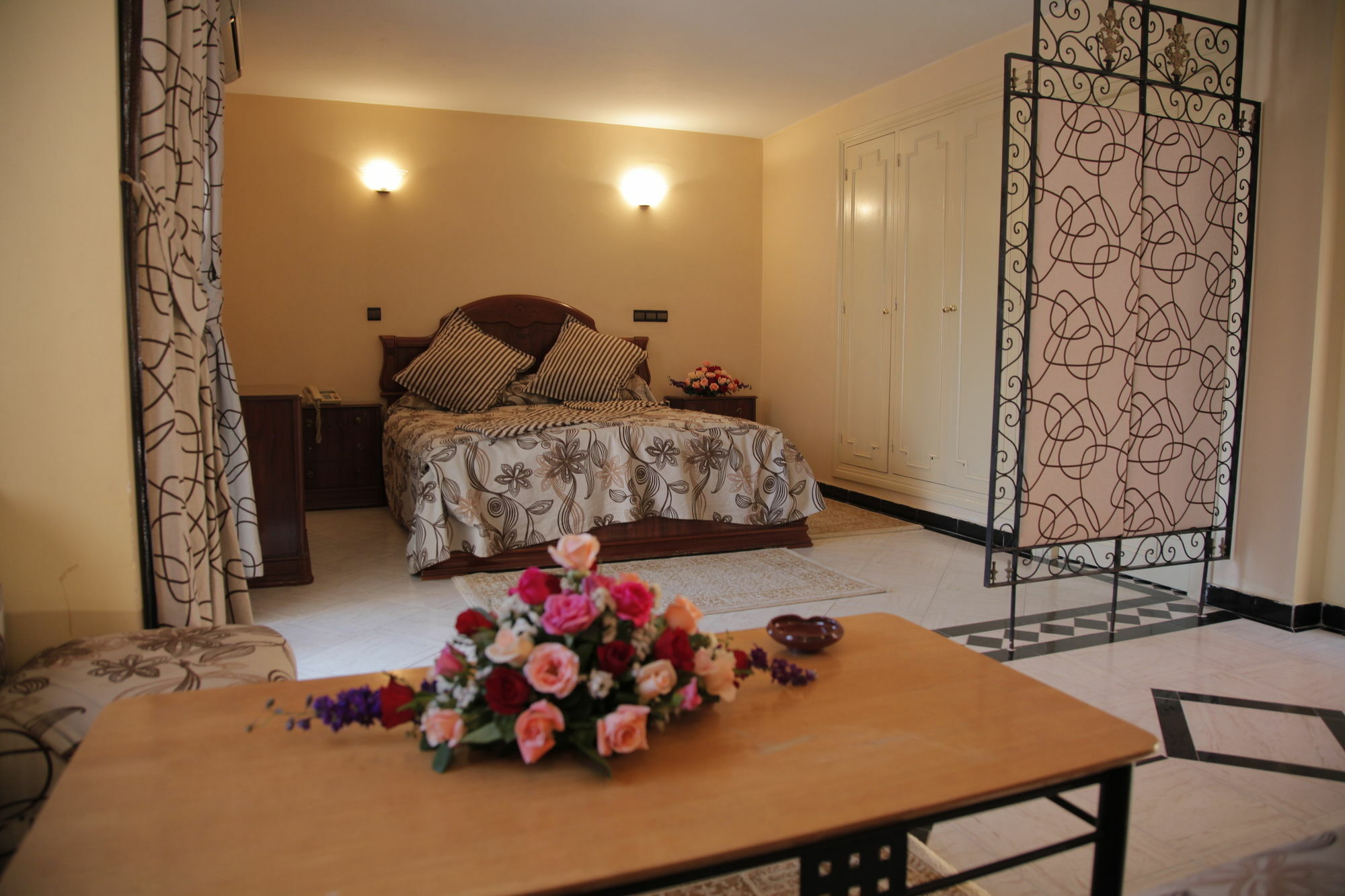Hotel Al Kabir Маракеш Екстериор снимка